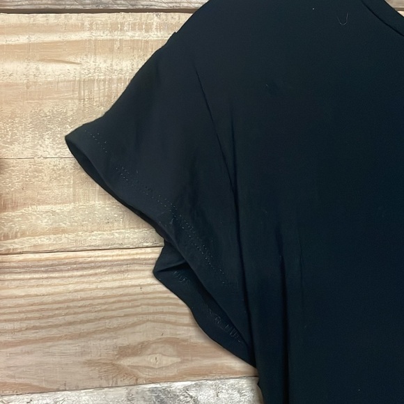 T Tahari size medium black ruffle short sleeve soft and stretchy blouse top - Picture 3 of 8